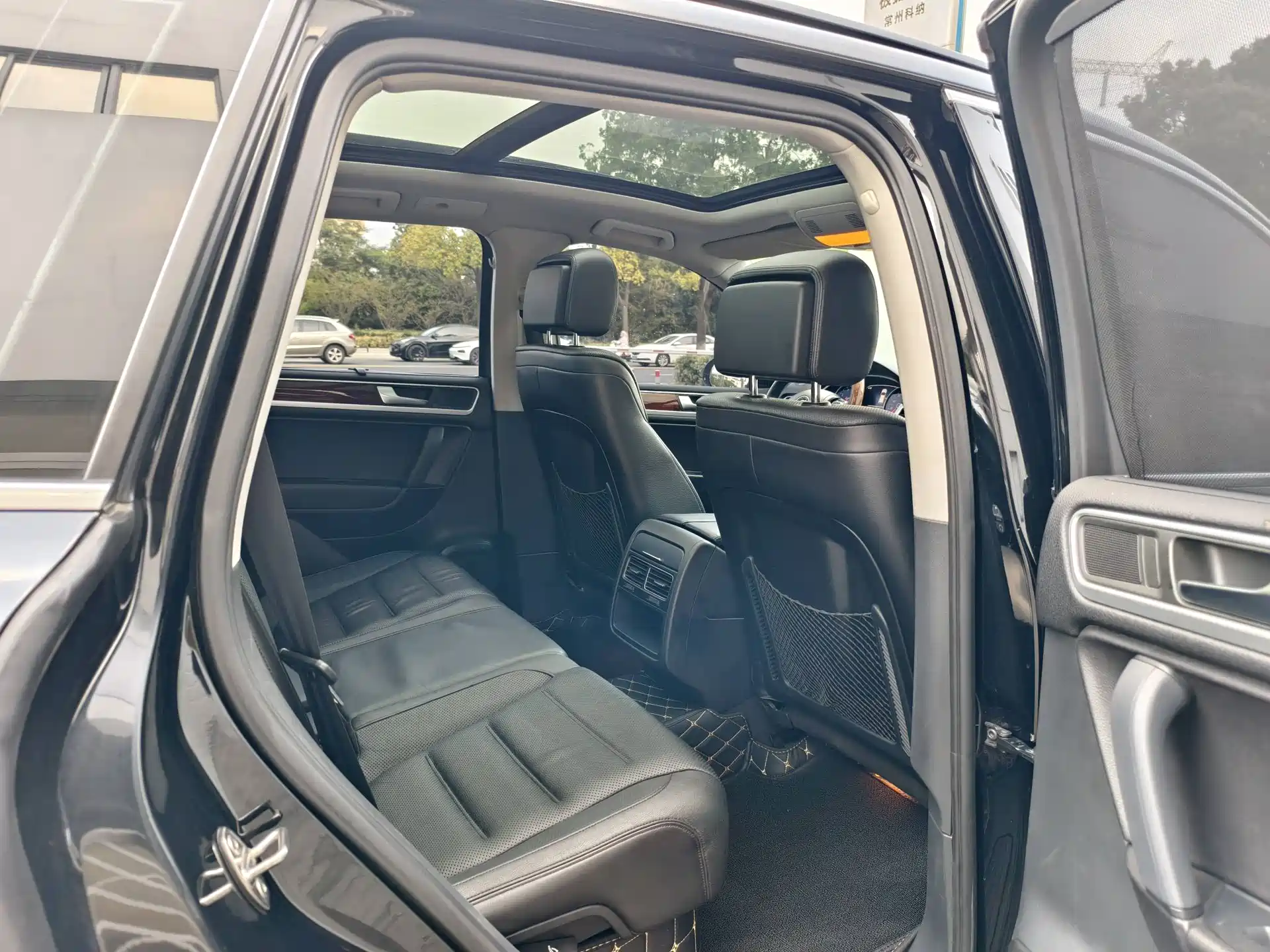 Фото 34 - Volkswagen Touareg