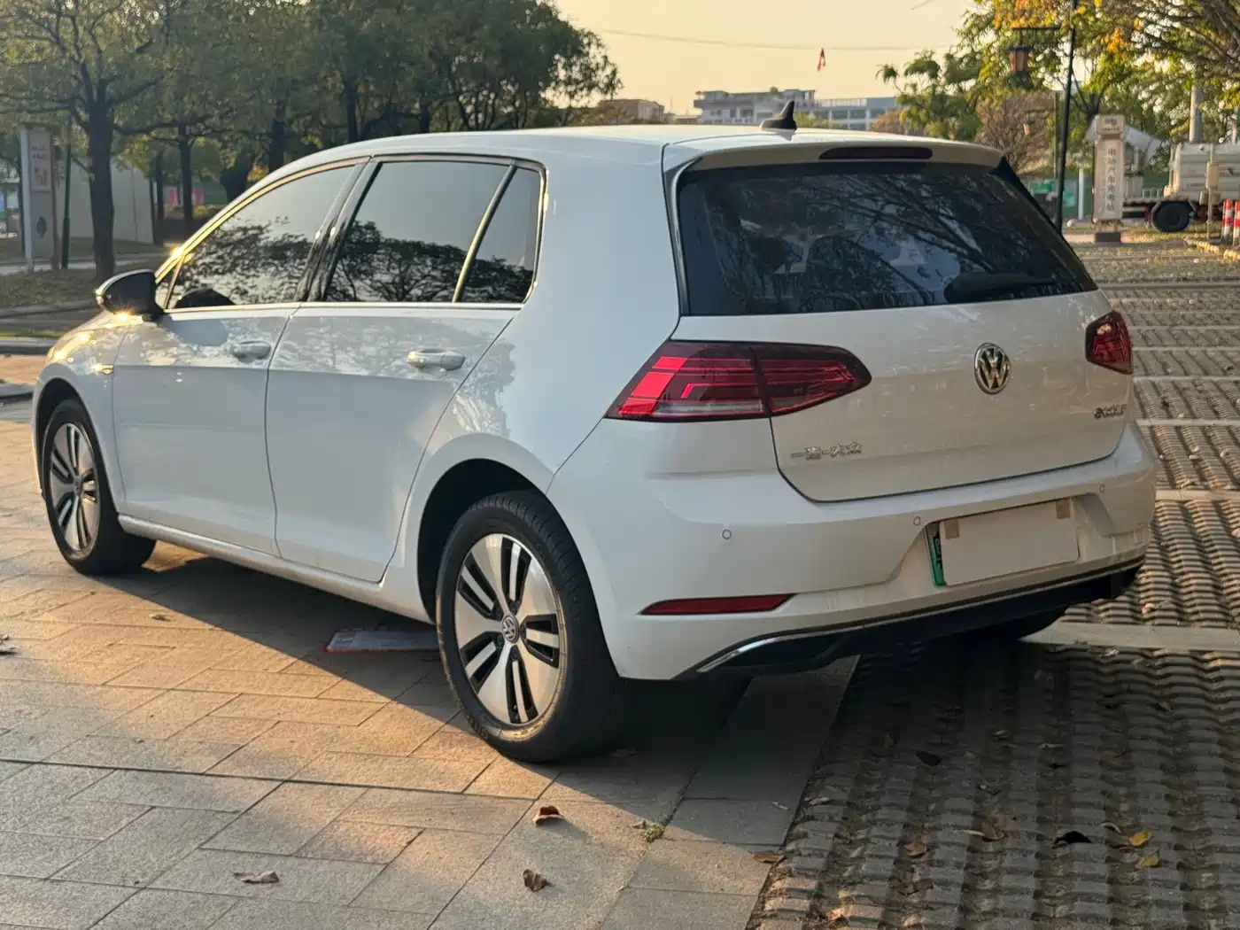 VOLKSWAGEN GOLF*PURE ELECTRICITY