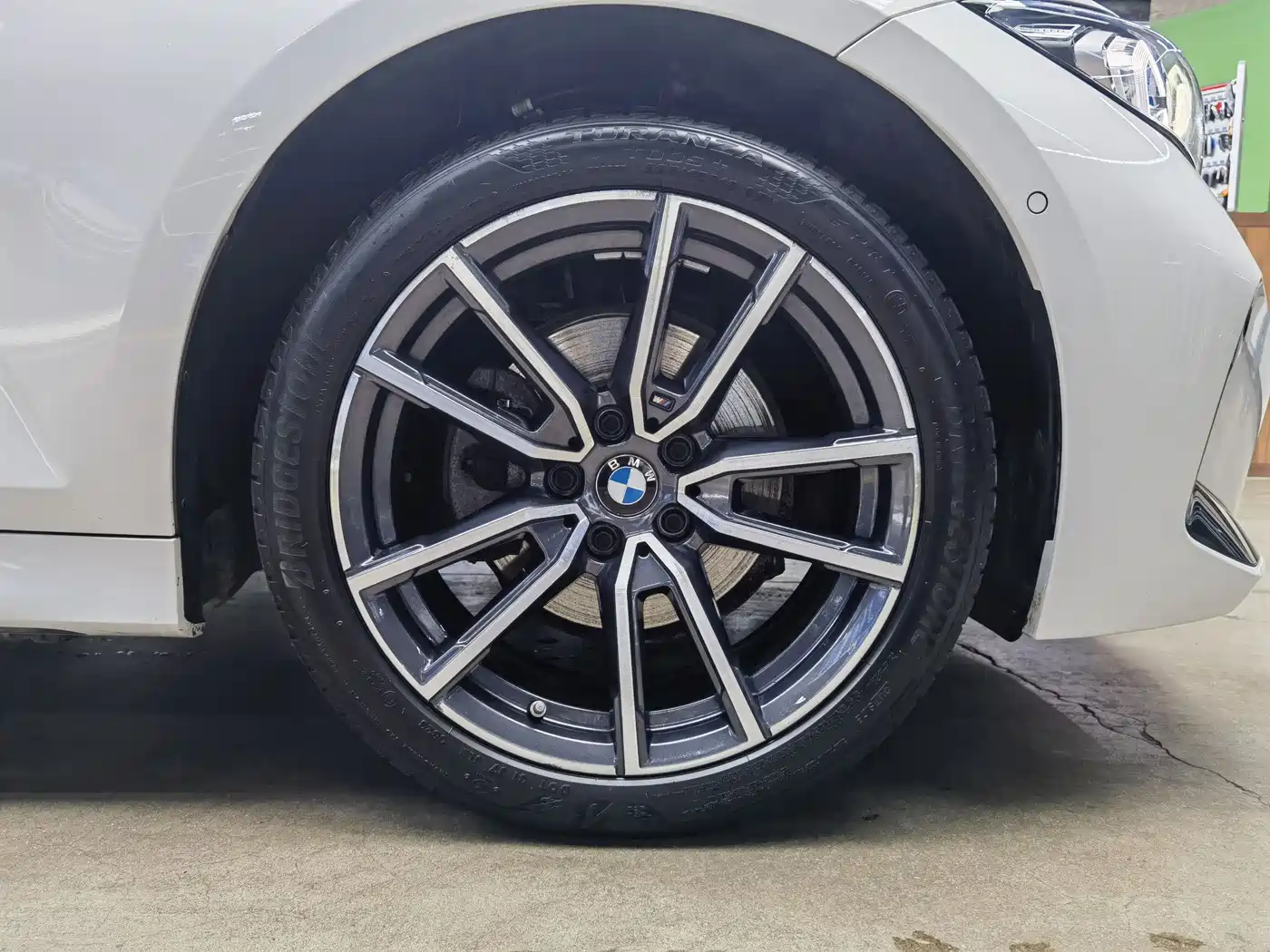 BMW 3 Series 2023 325Li xDrive M Sport Package фото 20
