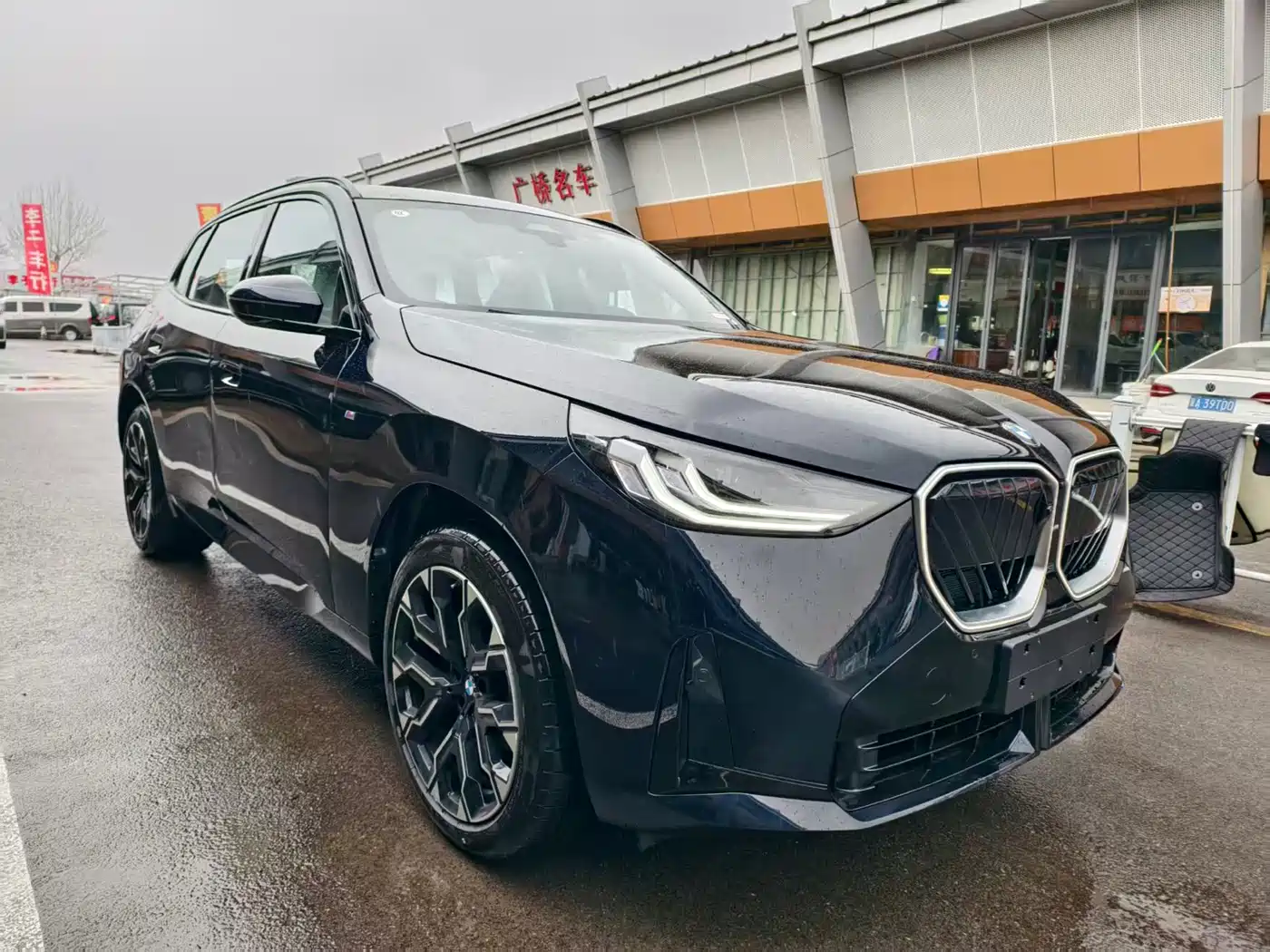 BMW X3 2026 xDrive30L Leading Trim M Sport Shadowline Package фото 3