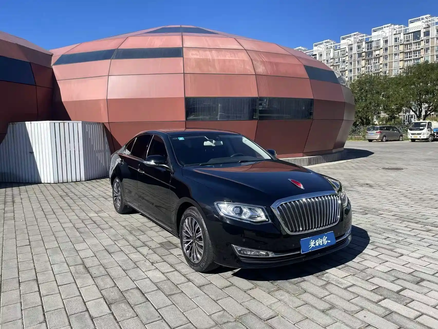 Photo 3 - Hongqi H7