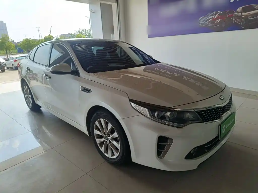Photo 4 - Kia K5