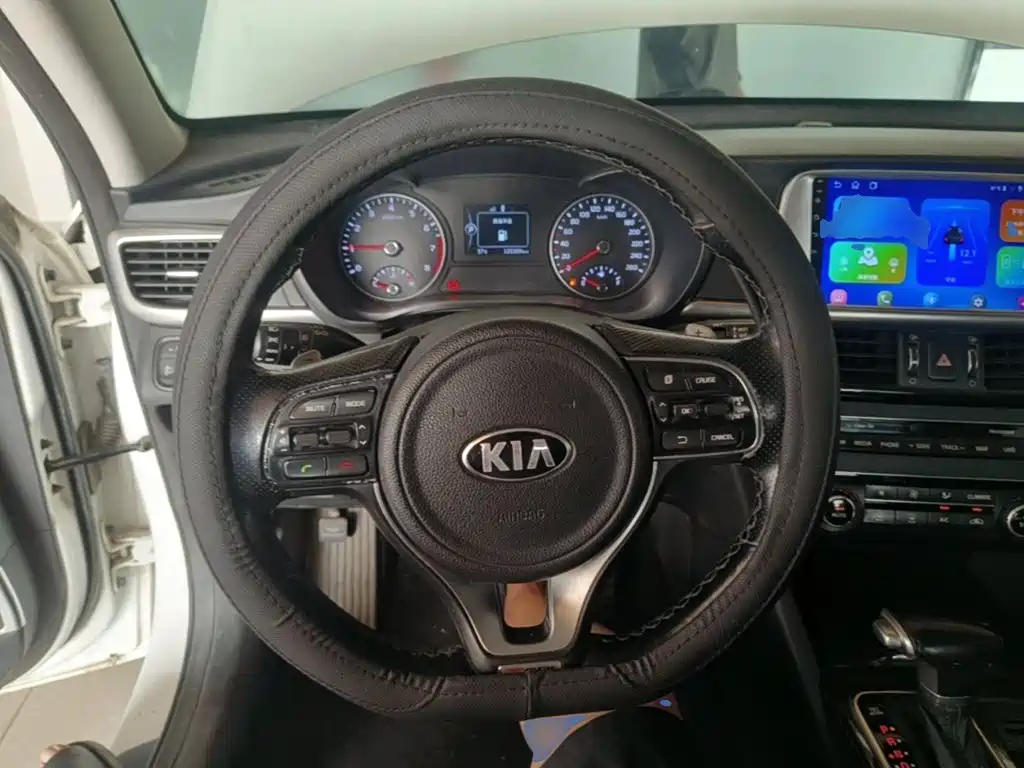 Photo 11 - Kia K5