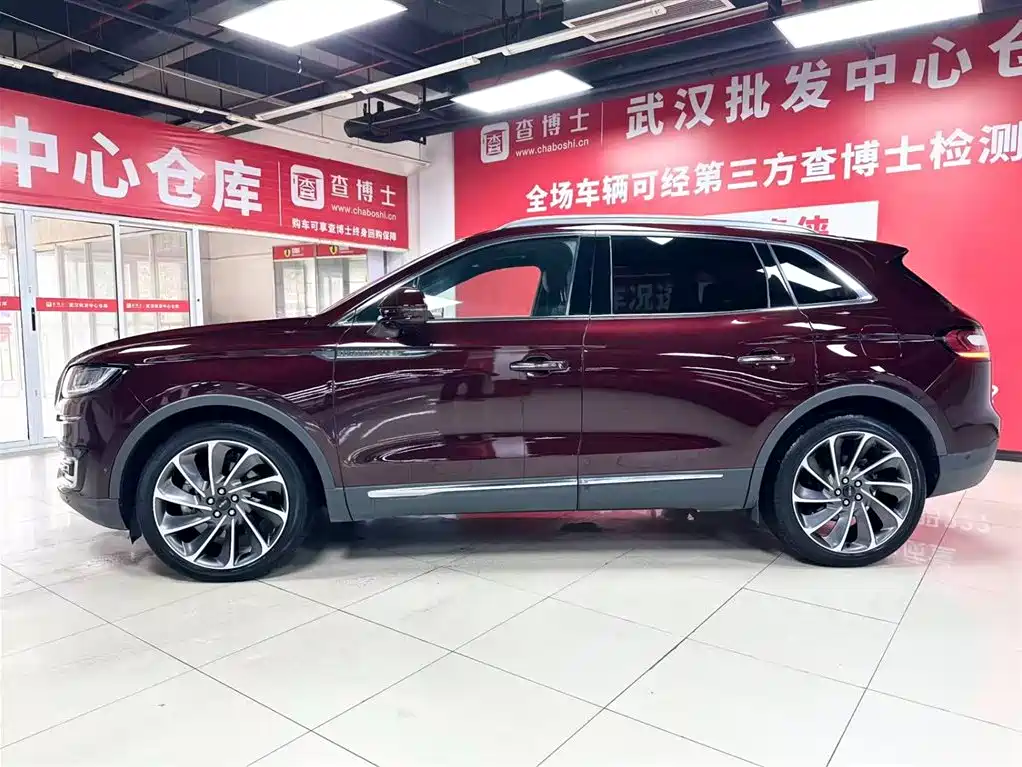 LINCOLN NAVIGATOR (IMPORT)