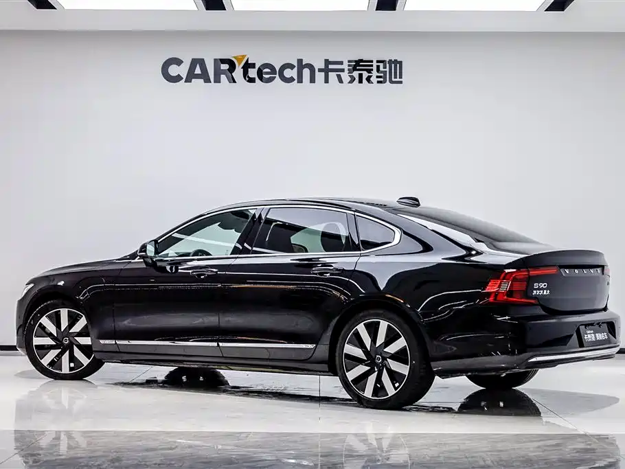 VOLVO S90 PLUG IN HYBRID