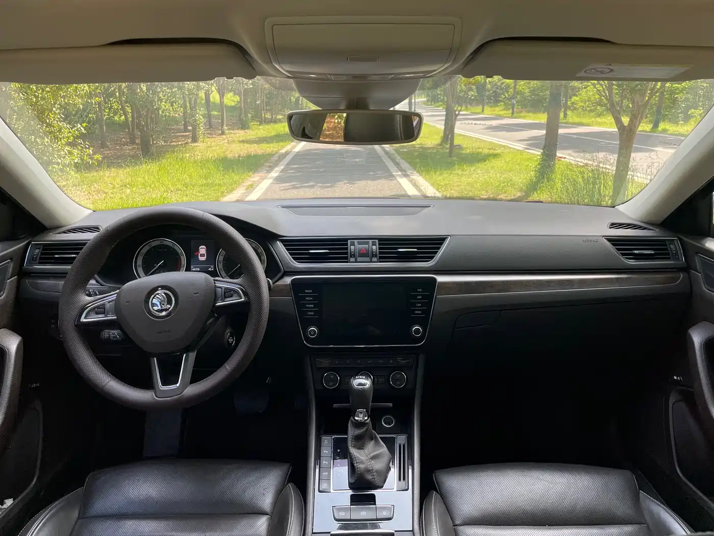 Škoda Superb 2018 TSI380 DSG Flagship Edition China V фото 5