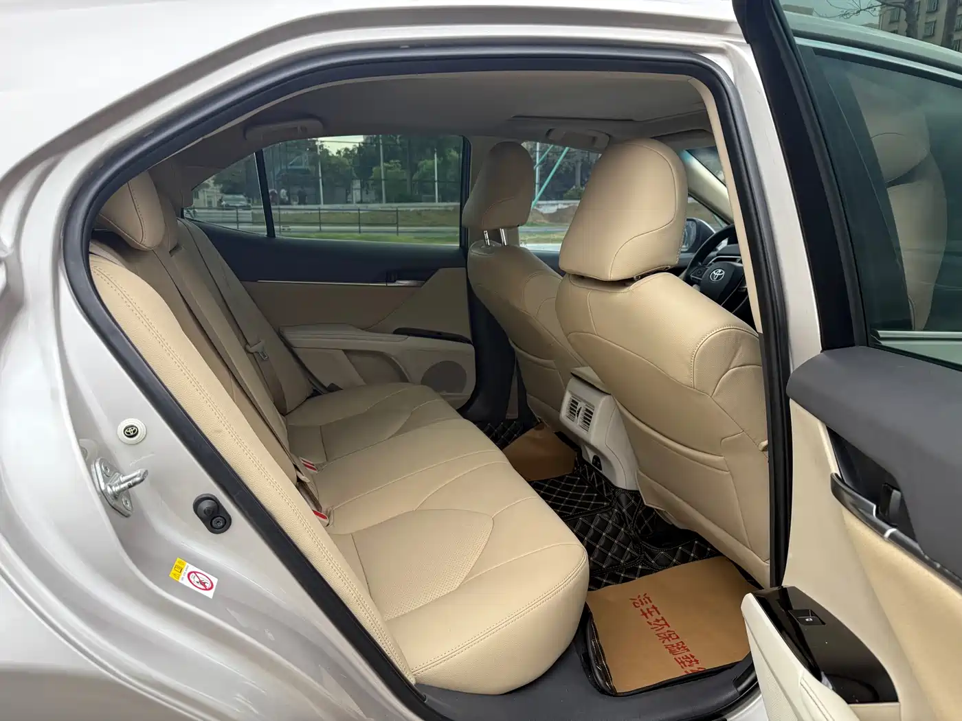 Toyota Camry 2018 2.0E Elite Edition фото 15