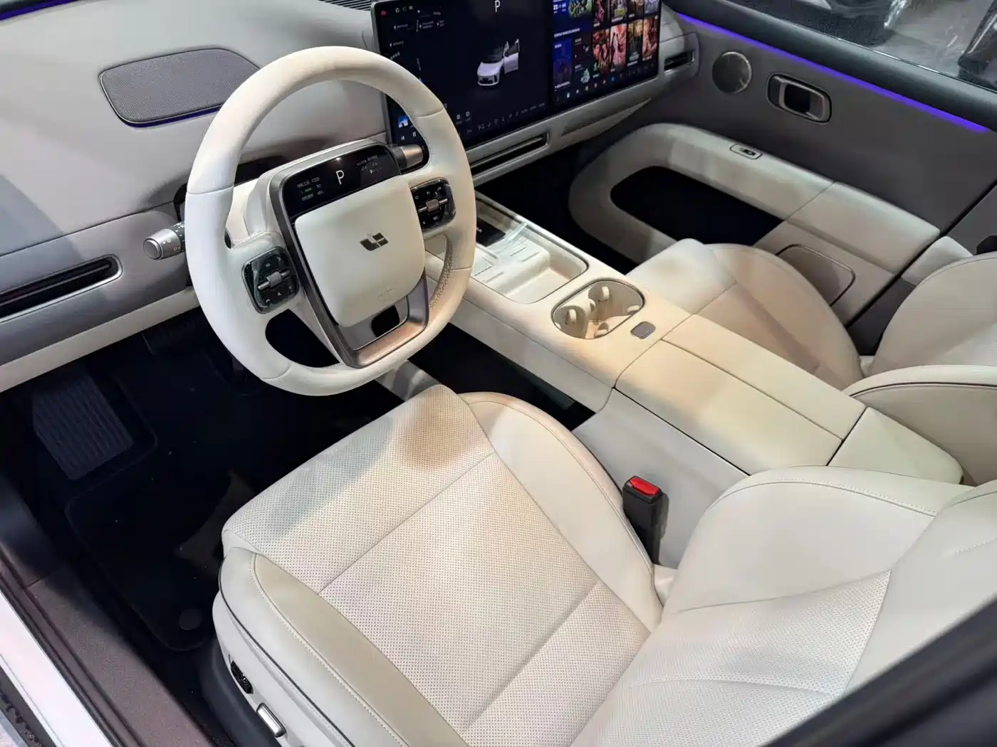 Li Auto i6 2026 2025 2WD Base Model