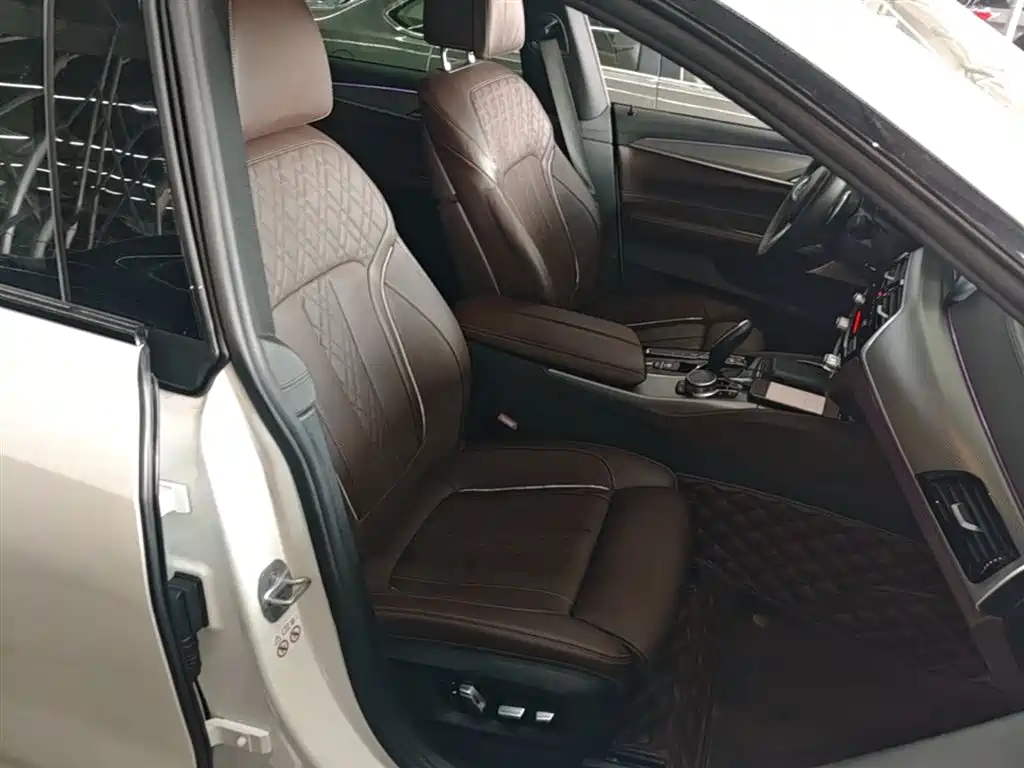 BMW 6 Series GT 2019 630i M Sport Grand Tourer Edition фото 25