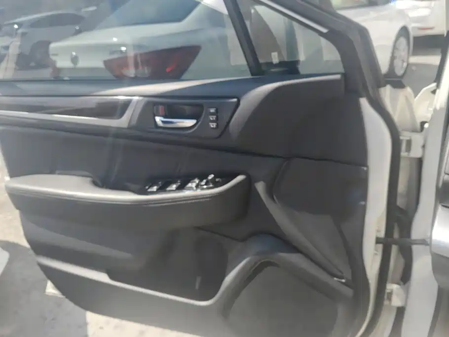 Фото 7 - Subaru Outback