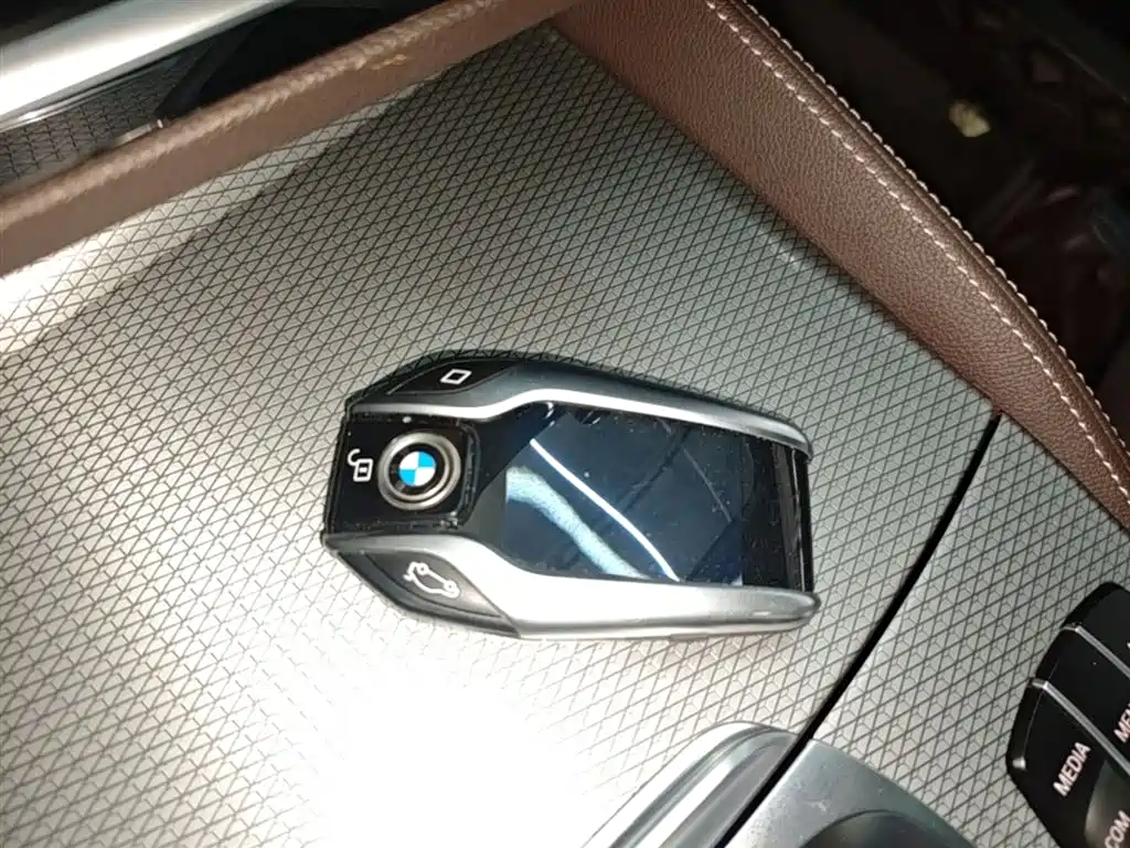 BMW 6 Series GT 2019 630i M Sport Grand Tourer Edition фото 9