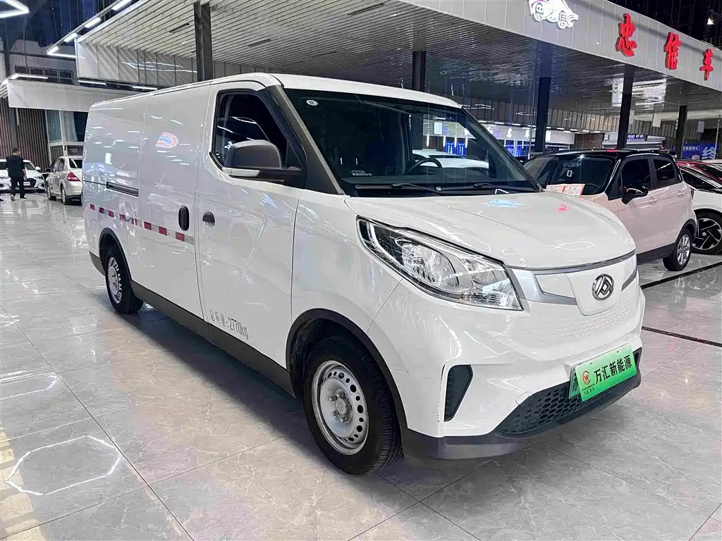 Photo 3 - Maxus Maxus EV30