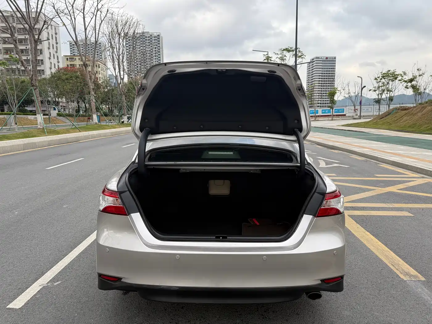 Toyota Camry 2018 2.0E Elite Edition фото 14