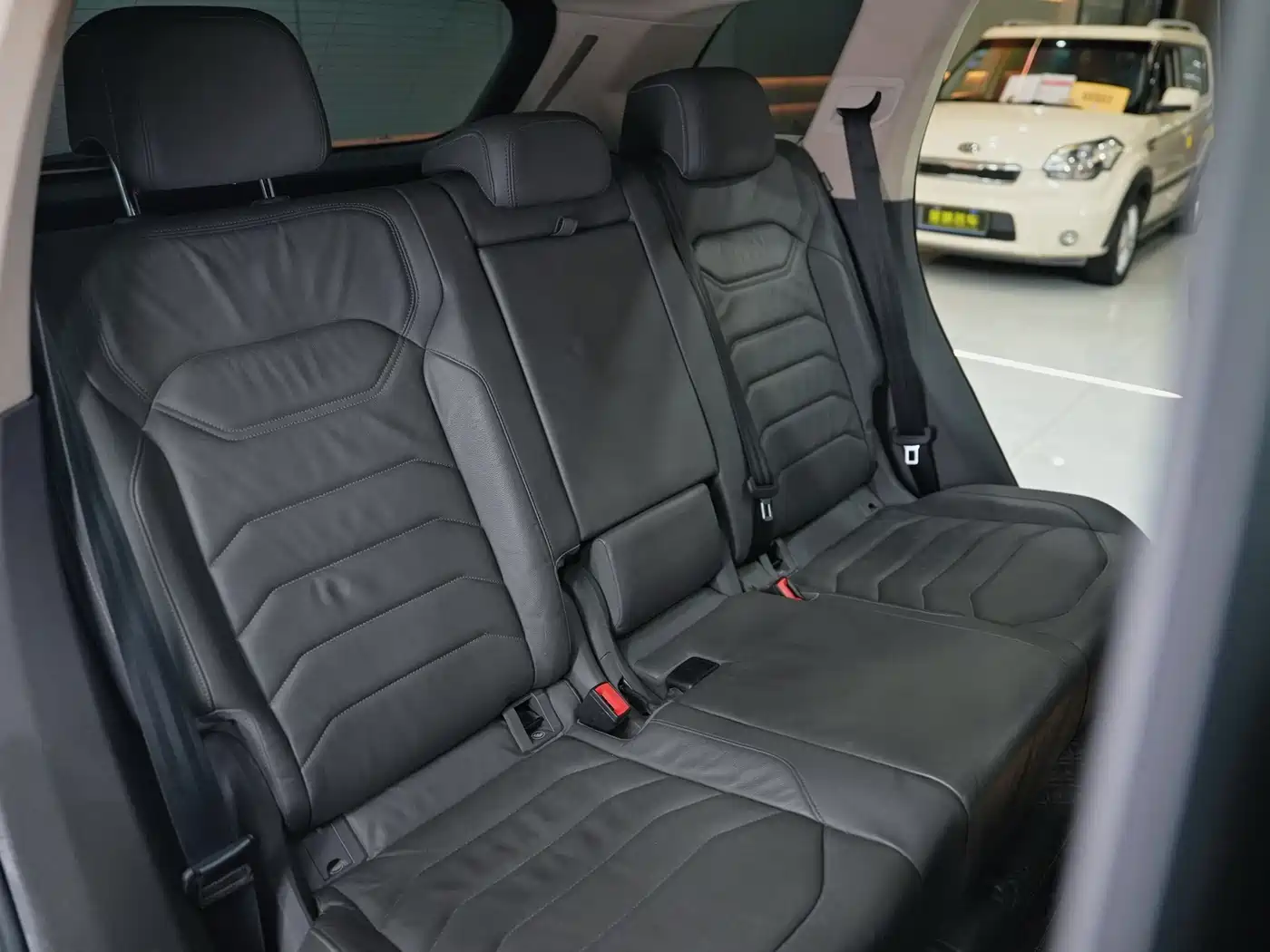 Volkswagen Touareg 2019 3.0TSI Sharp Edge Edition China VI фото 20