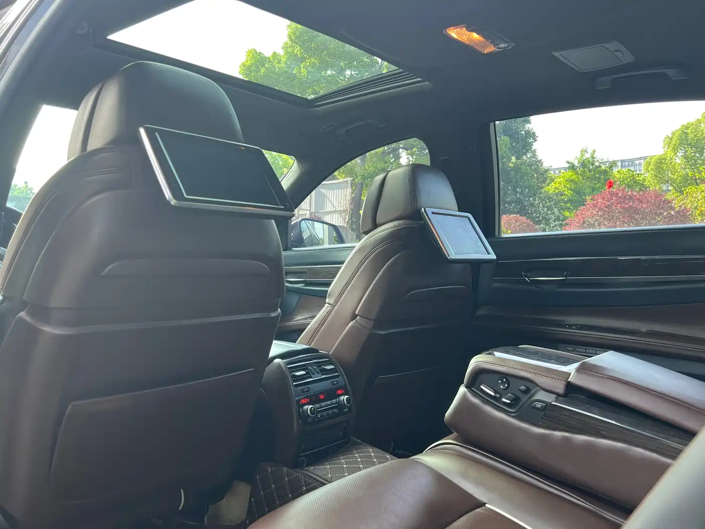 BMW 7 Series 2013 Model 730Li Luxury фото 5