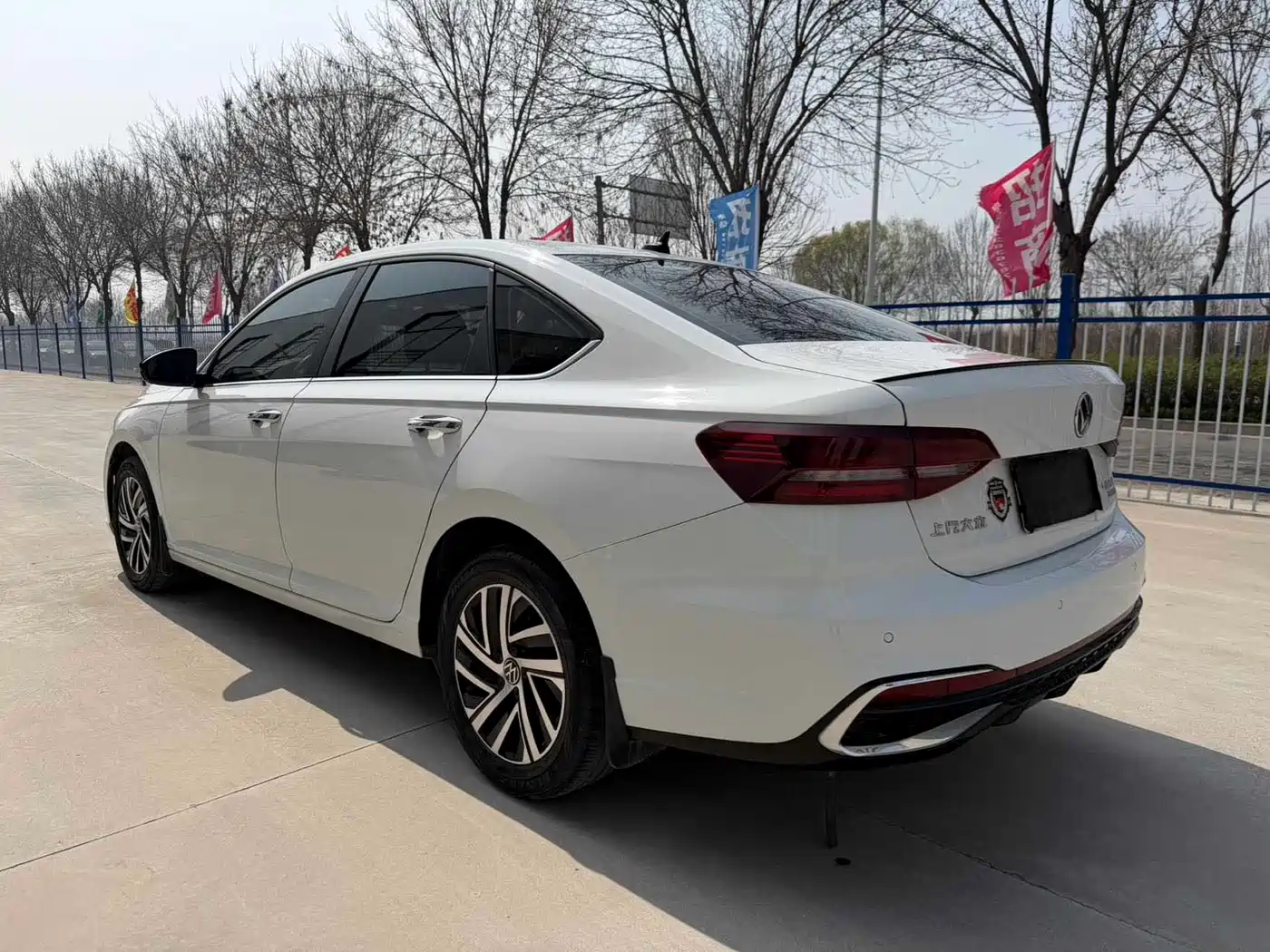 Volkswagen Lavida 2023 280TSI DSG Starlight Comfort Edition фото 7