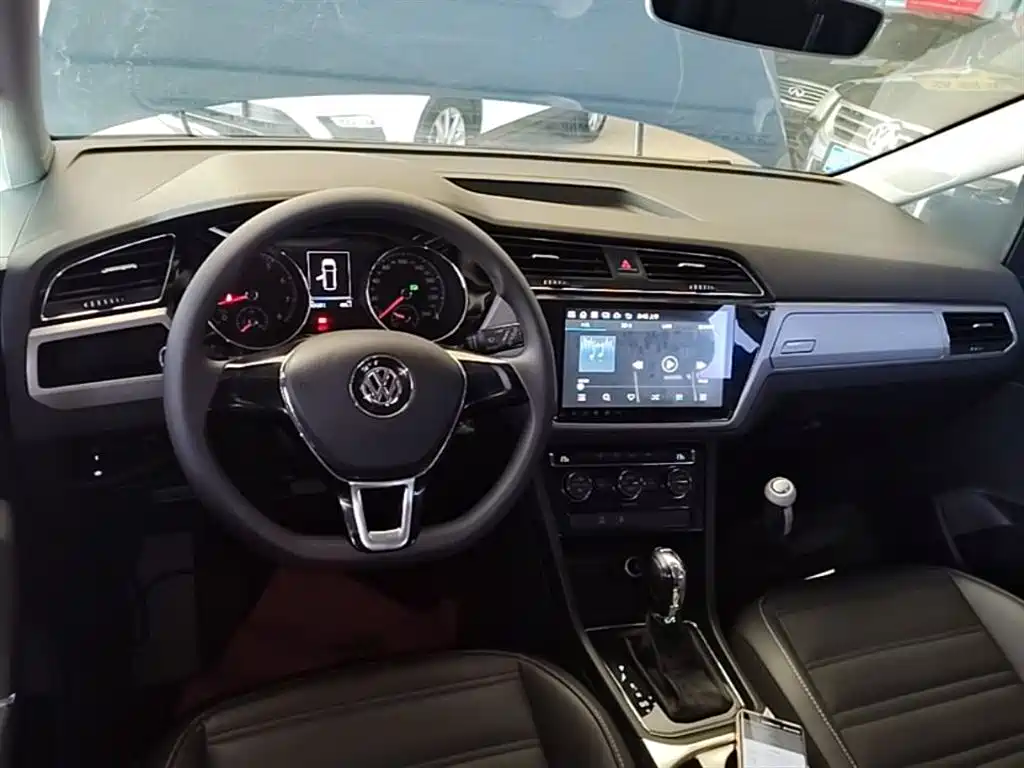 Volkswagen Touran 2016 Touran L 280TSI DSG Comfortline фото 10