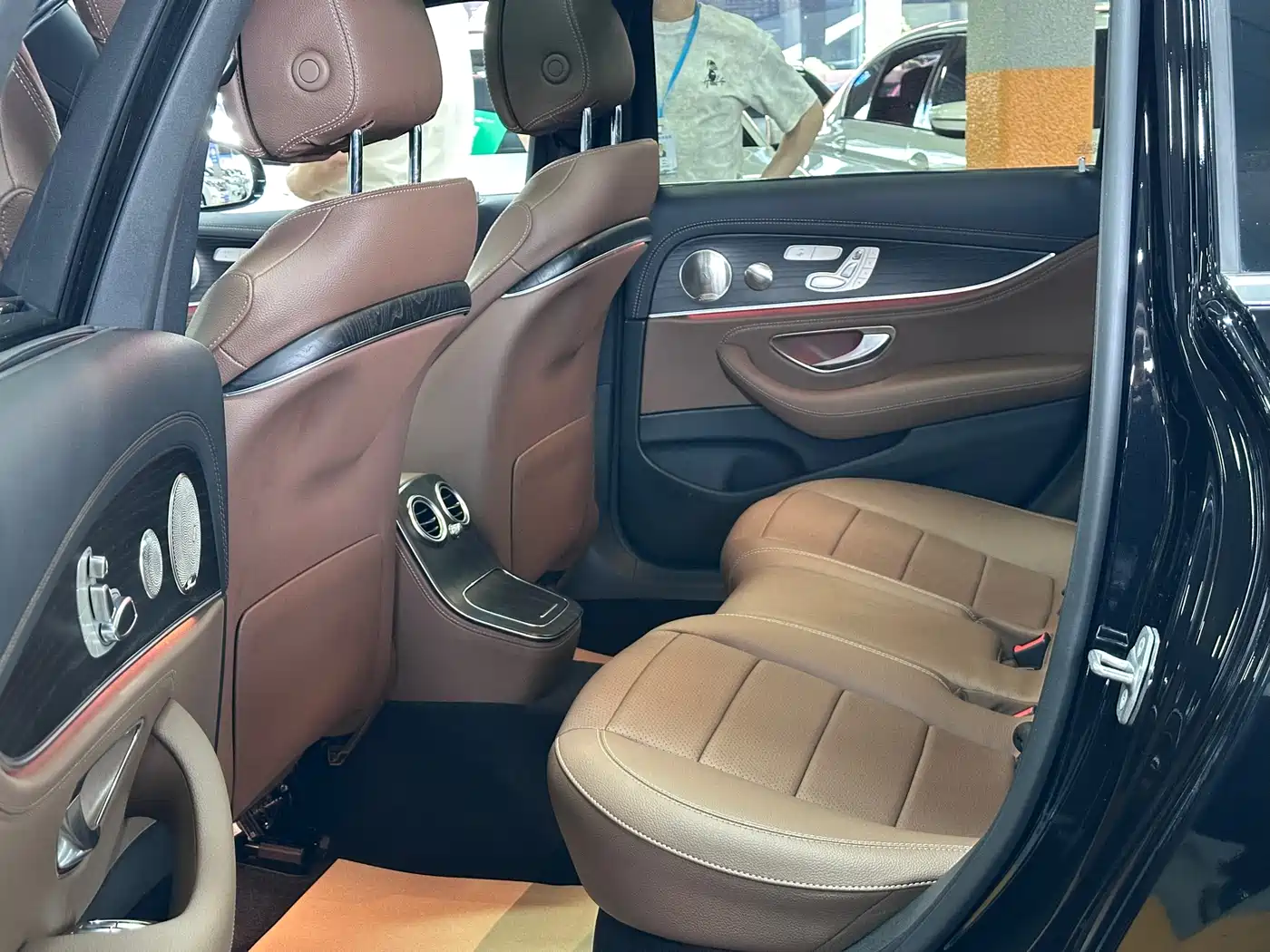Mercedes-Benz E-Class 2023 E 300 L Sport Luxury фото 6