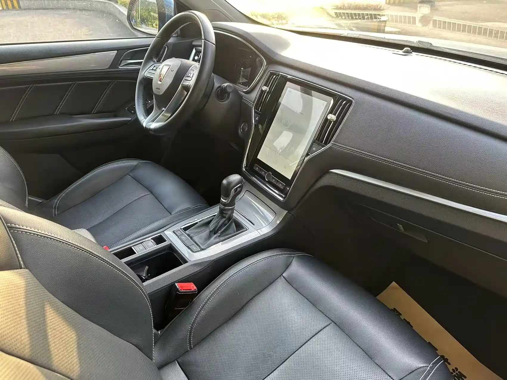 Фото 7 - Roewe RX5