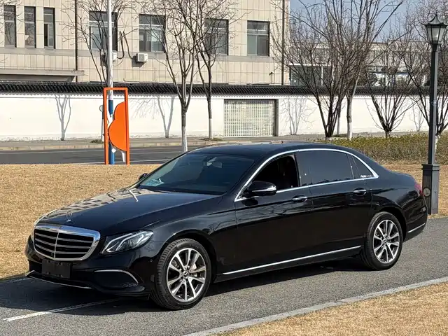 MERCEDES-BENZ E CLASS