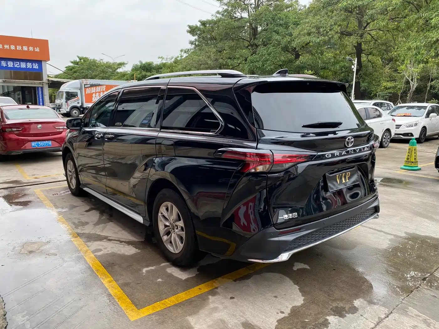 Toyota Granvia 2024 2.5L Hybrid Comfort фото 4
