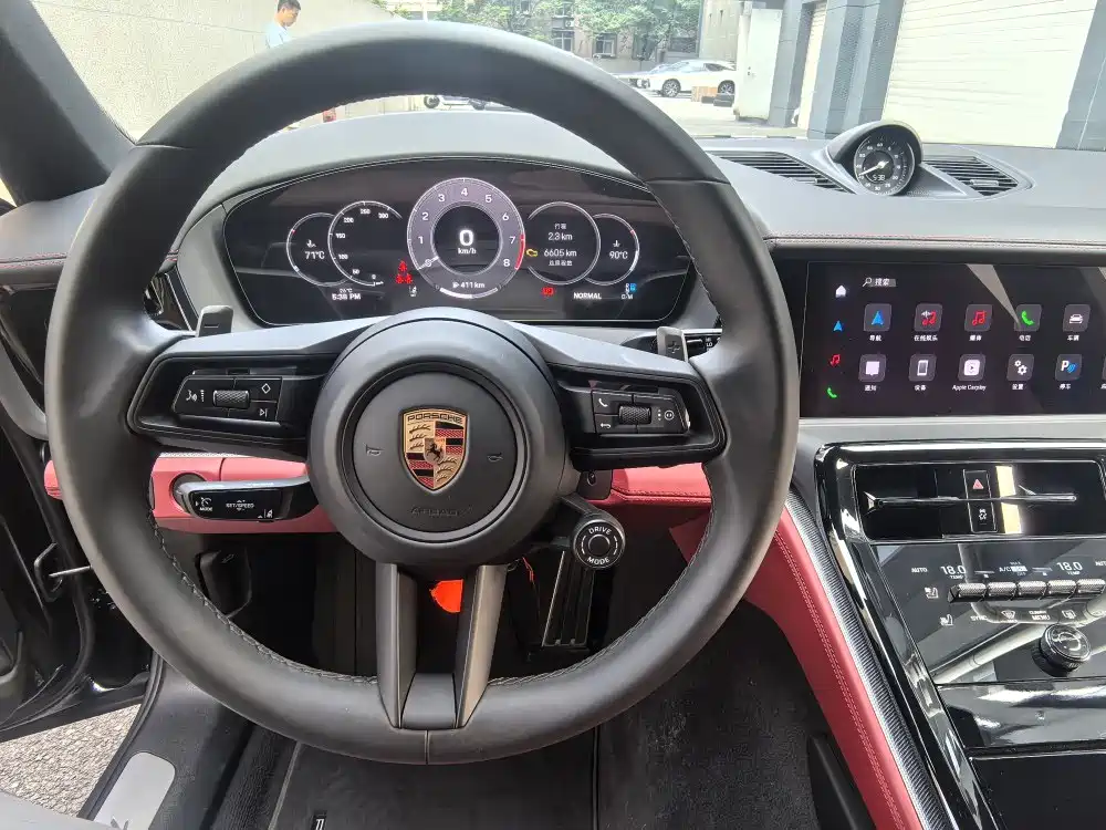 PORSCHE PANAMERA