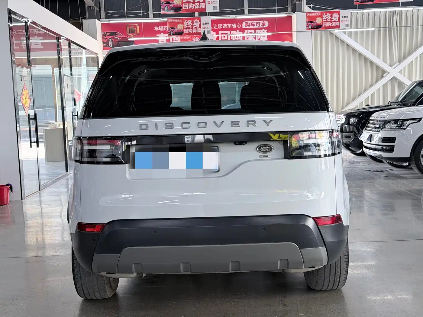 Land Rover Discovery 2018 3.0 SC V6 SE фото 6