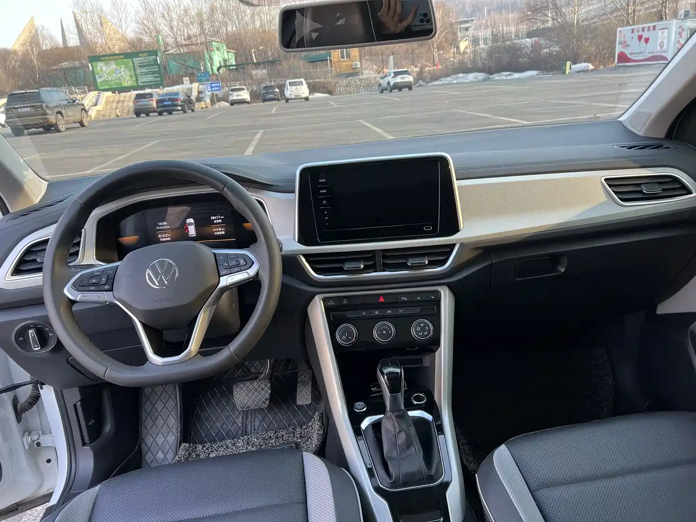 Volkswagen T-ROC 2023 280TSI DSG 2WD Time Edition фото 9