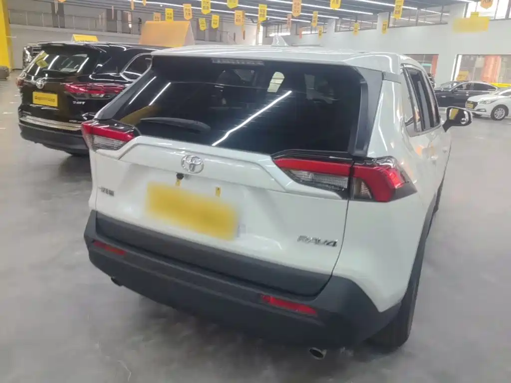 Toyota RAV4 2025 2024 2.0L CVT FWD Urban Edition