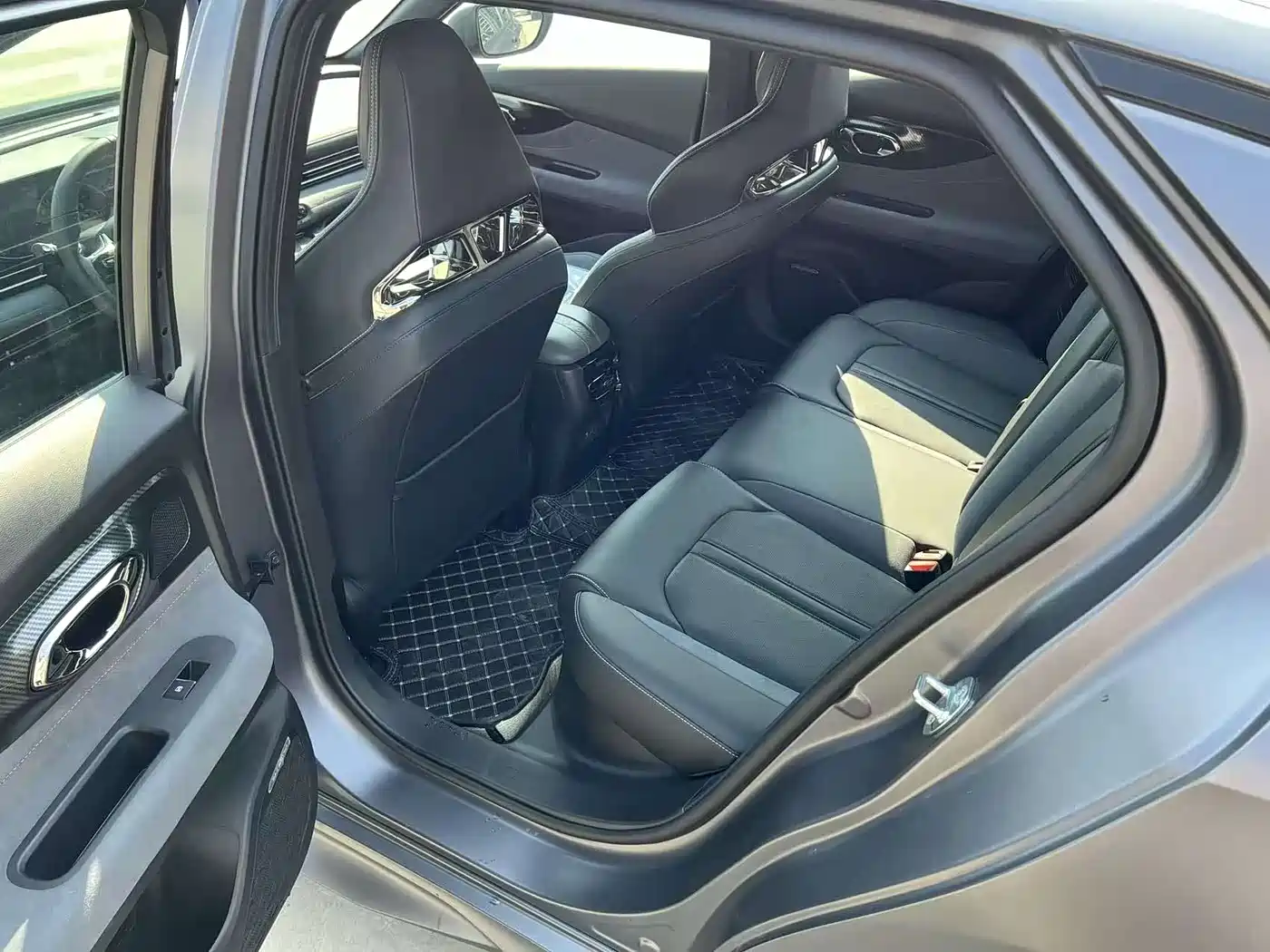 GAC Trumpchi Trumpchi Emkoo 2023 400T Auto R MAX фото 9