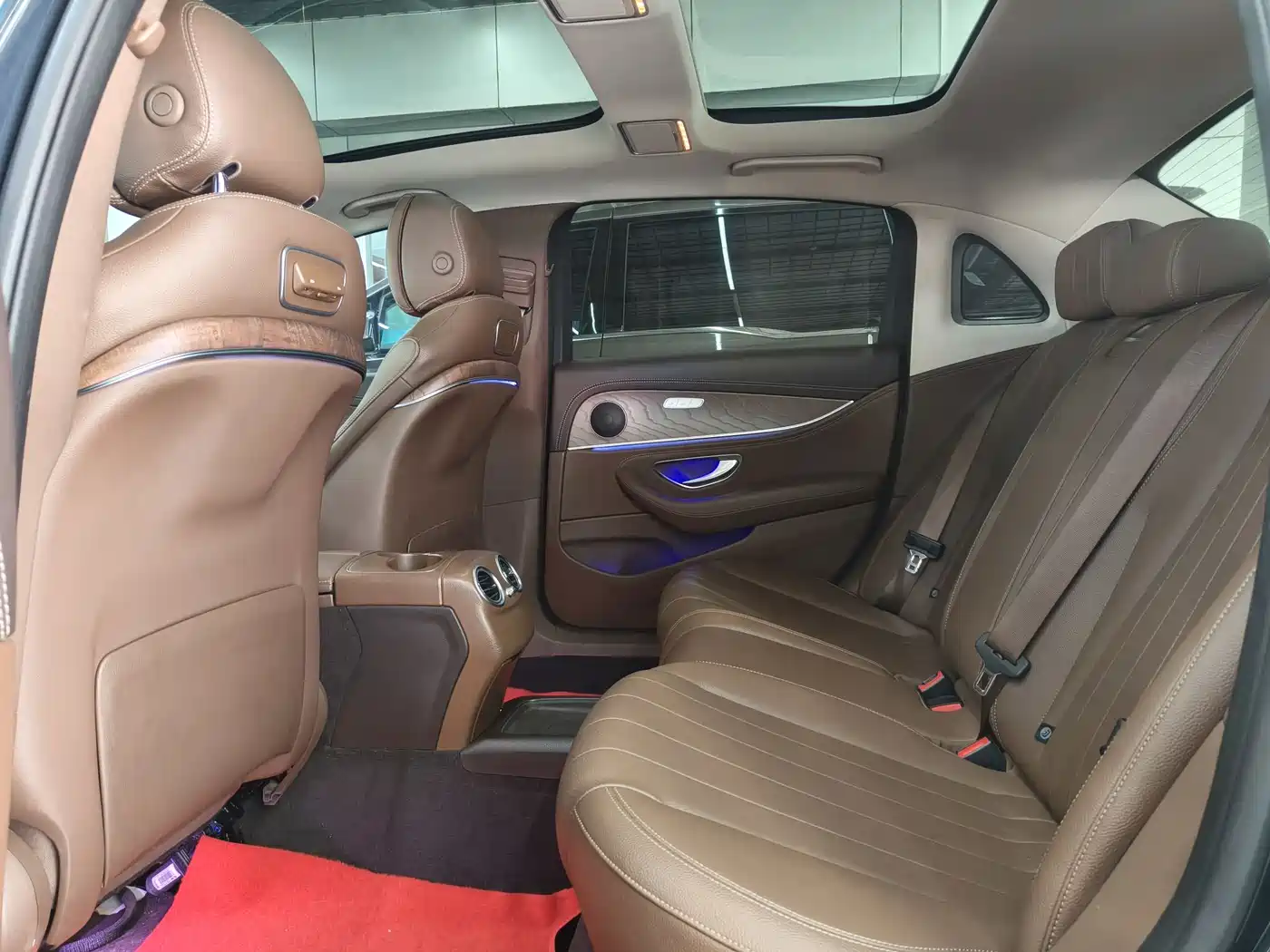 Mercedes-Benz E-Class 2017 E 300 L Luxury фото 12