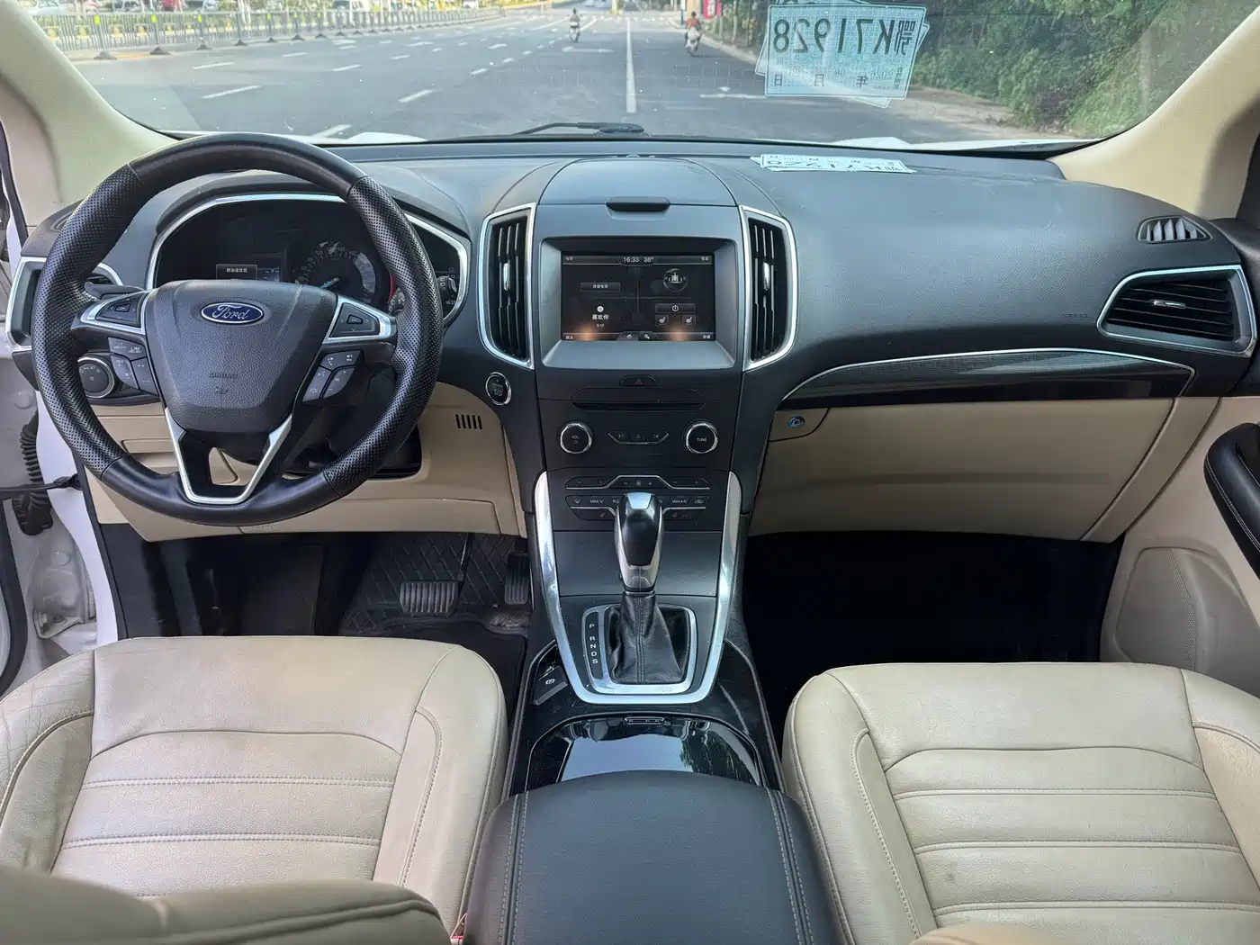 Фото 7 - Ford Edge