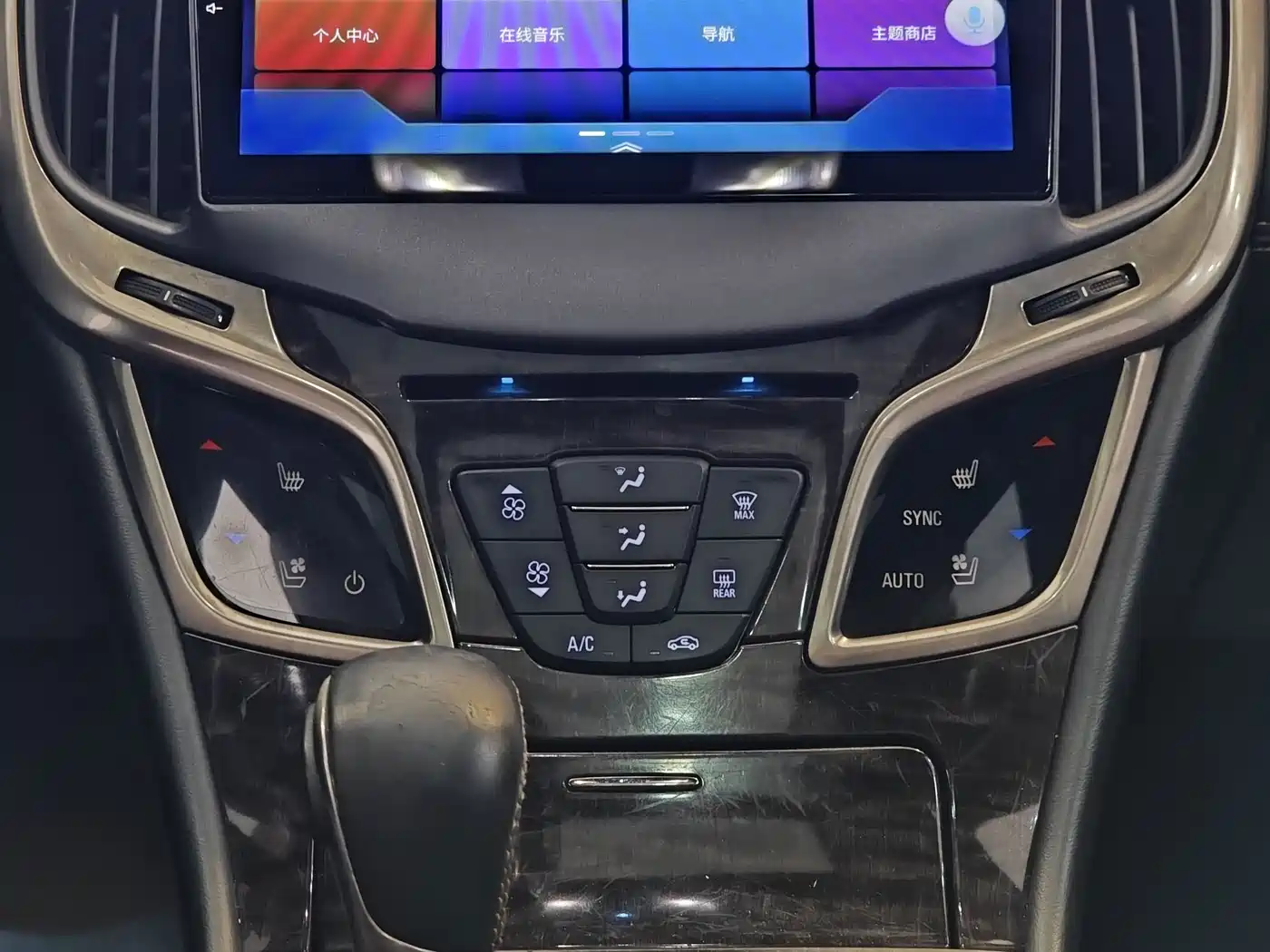 Фото 17 - Buick LaCrosse