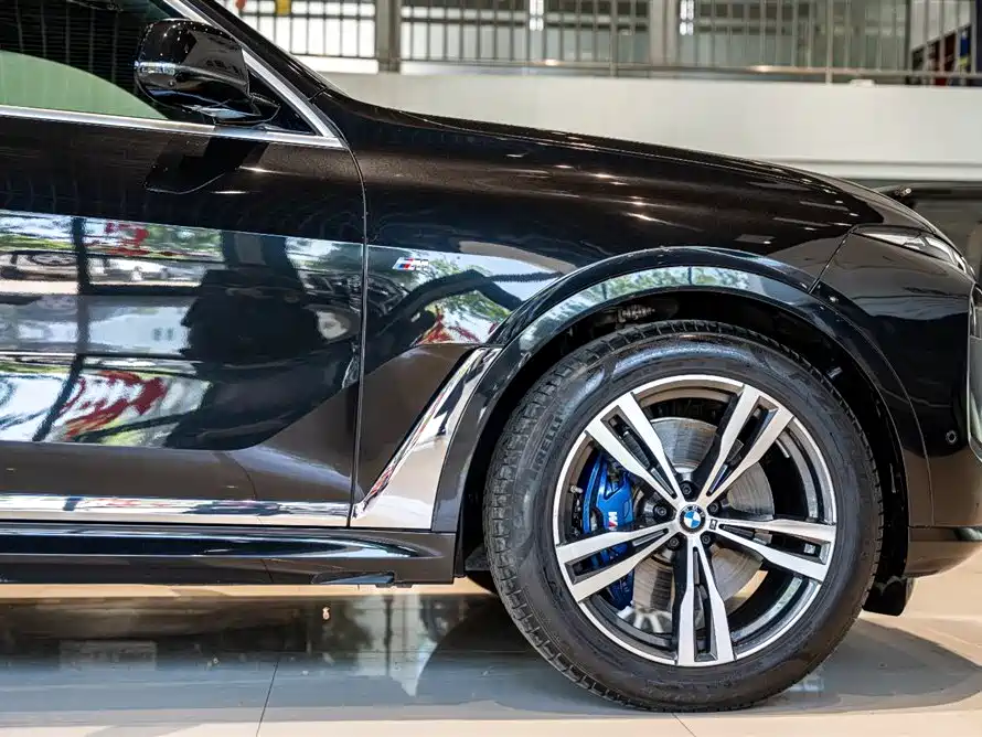 BMW X7 2023 xDrive40i Exclusive M Sport Package фото 5