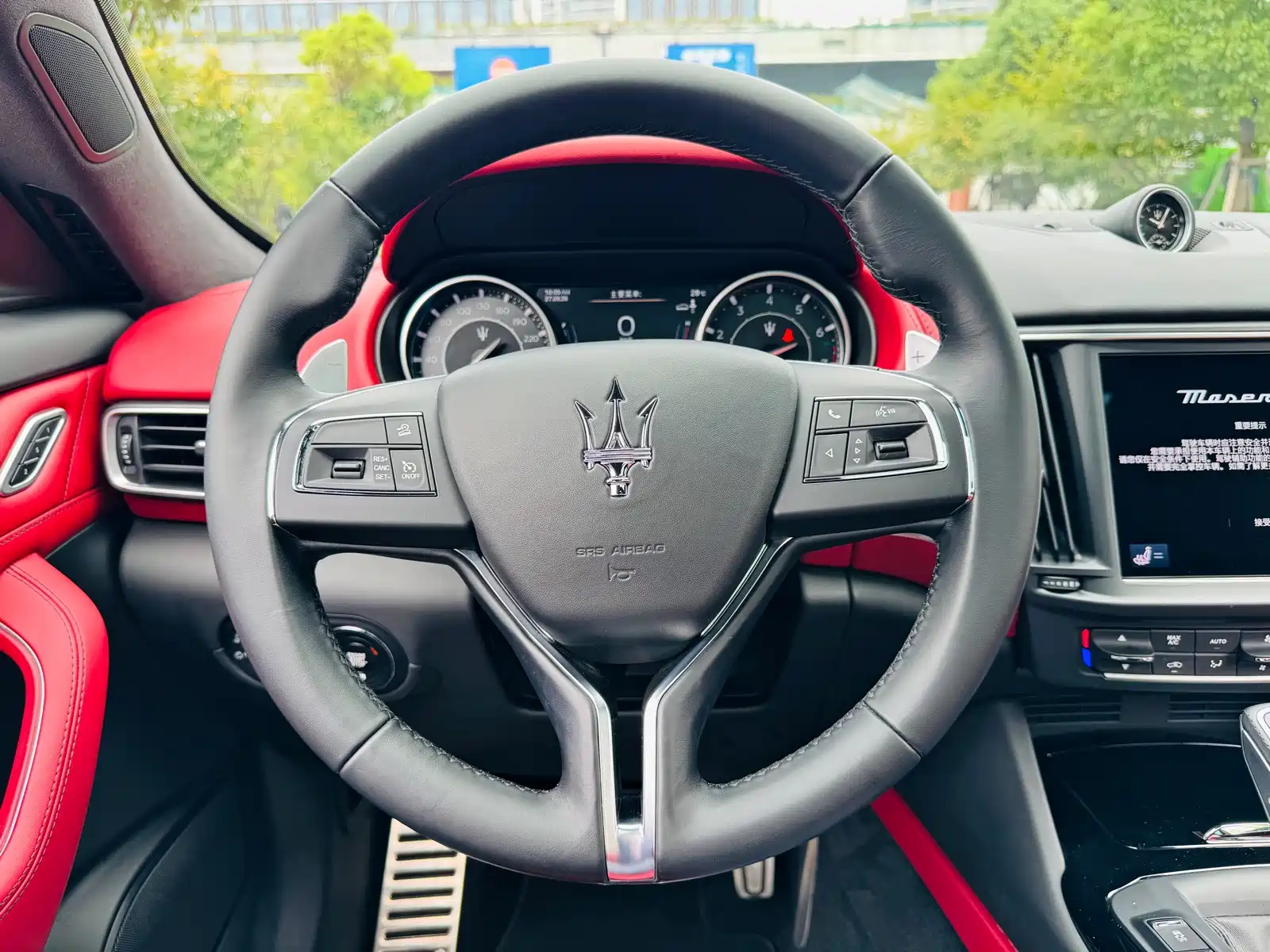 Photo 9 - Maserati Levante