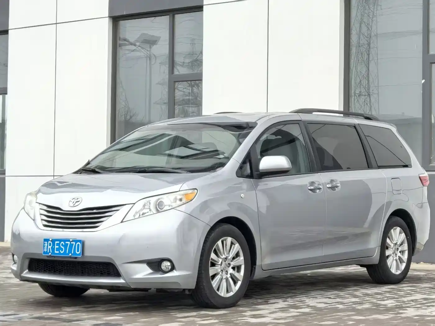 TOYOTA SIENNA