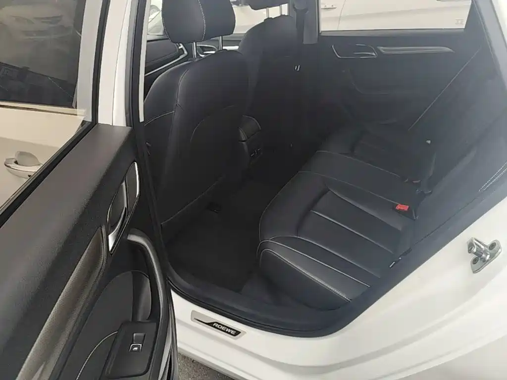 Roewe i6 2022 2020 PLUS 1.6L CVT 4G Connected Glory Flagship Edition