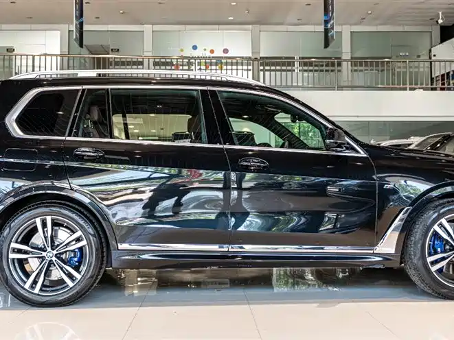 BMW X7 2023 xDrive40i Exclusive M Sport Package фото 4