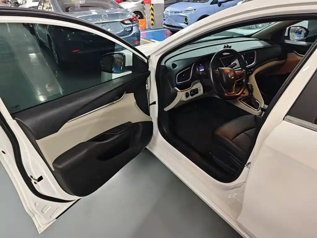 Фото 16 - Buick Excelle