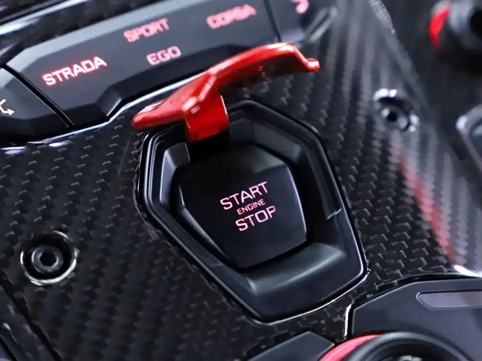 LAMBORGHINI AVENTADOR