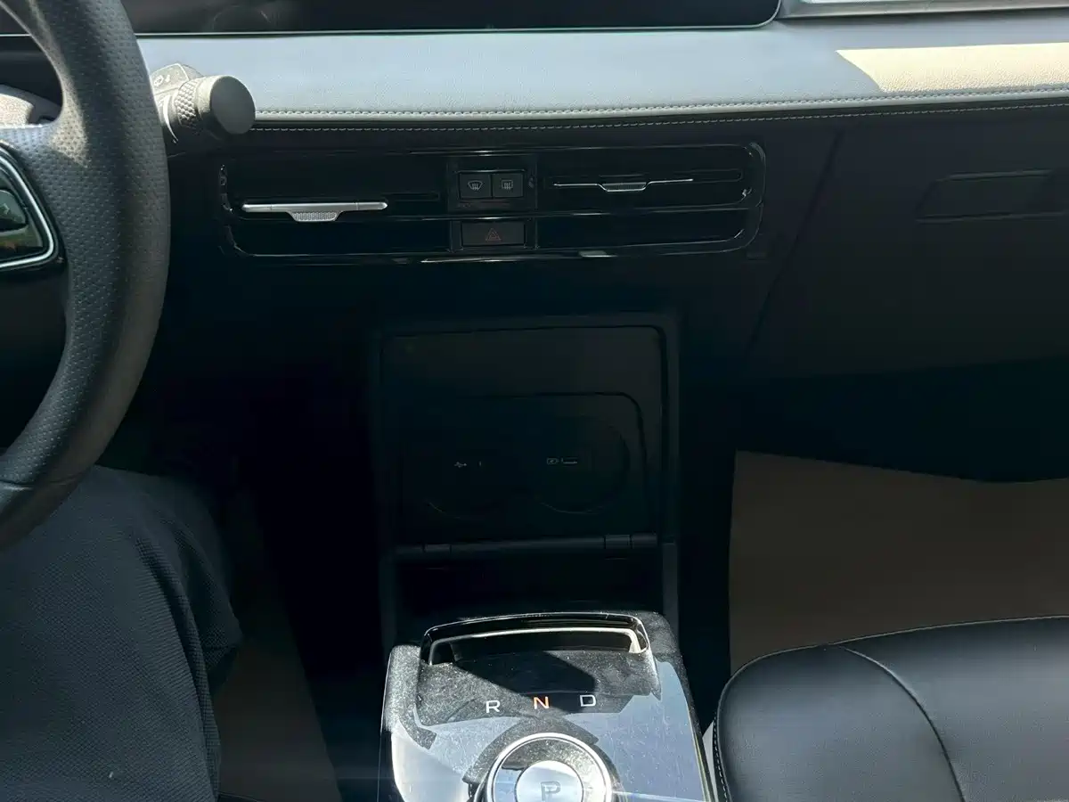 Фото 8 - Geely Geometry E Firefly