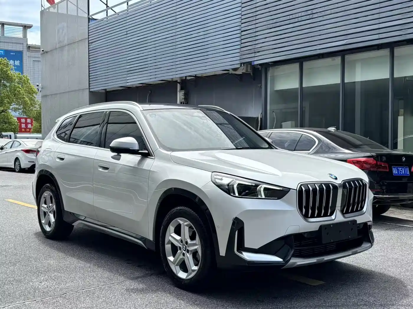 BMW X1 2023 sDrive20Li X Design Package фото 4