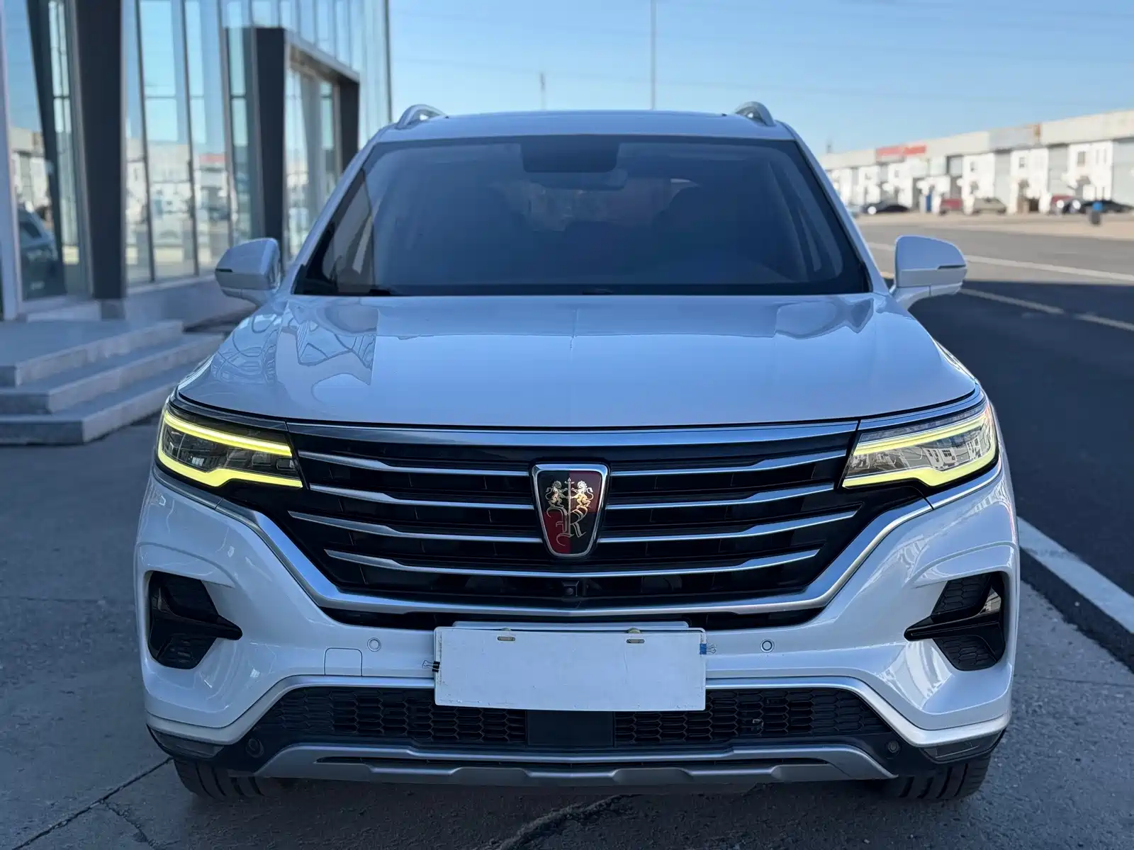 Photo 2 - Roewe RX5 eMAX