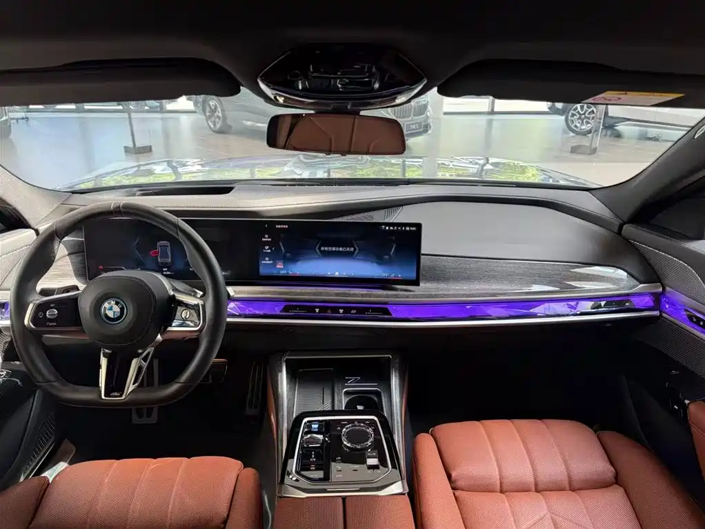 BMW I7