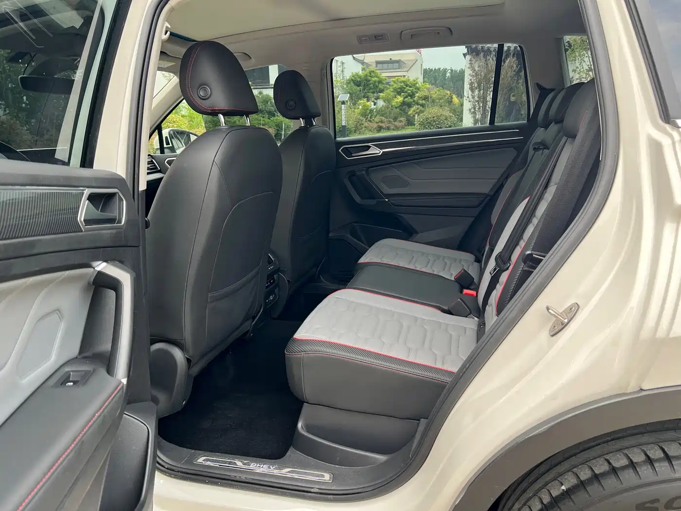 Volkswagen Tiguan L PHEV 2022 430PHEV Plug-in Hybrid Flagship Edition фото 7