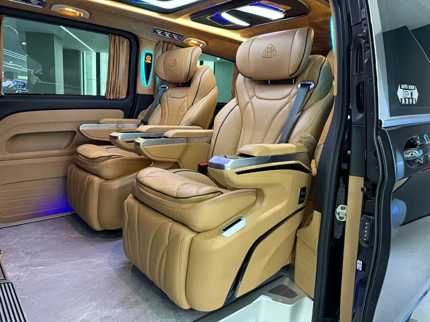 Mercedes-Benz Vito 2023 2.0T Business 7-Seater фото 11