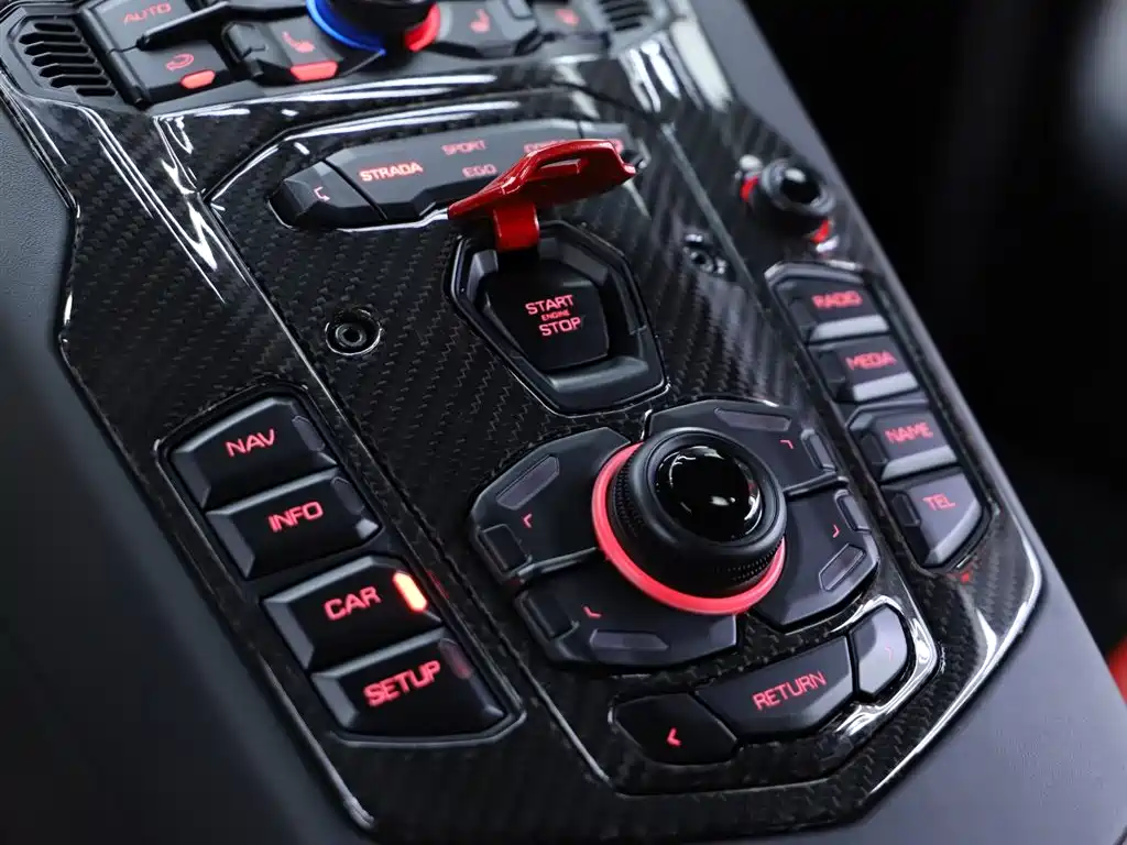 LAMBORGHINI AVENTADOR