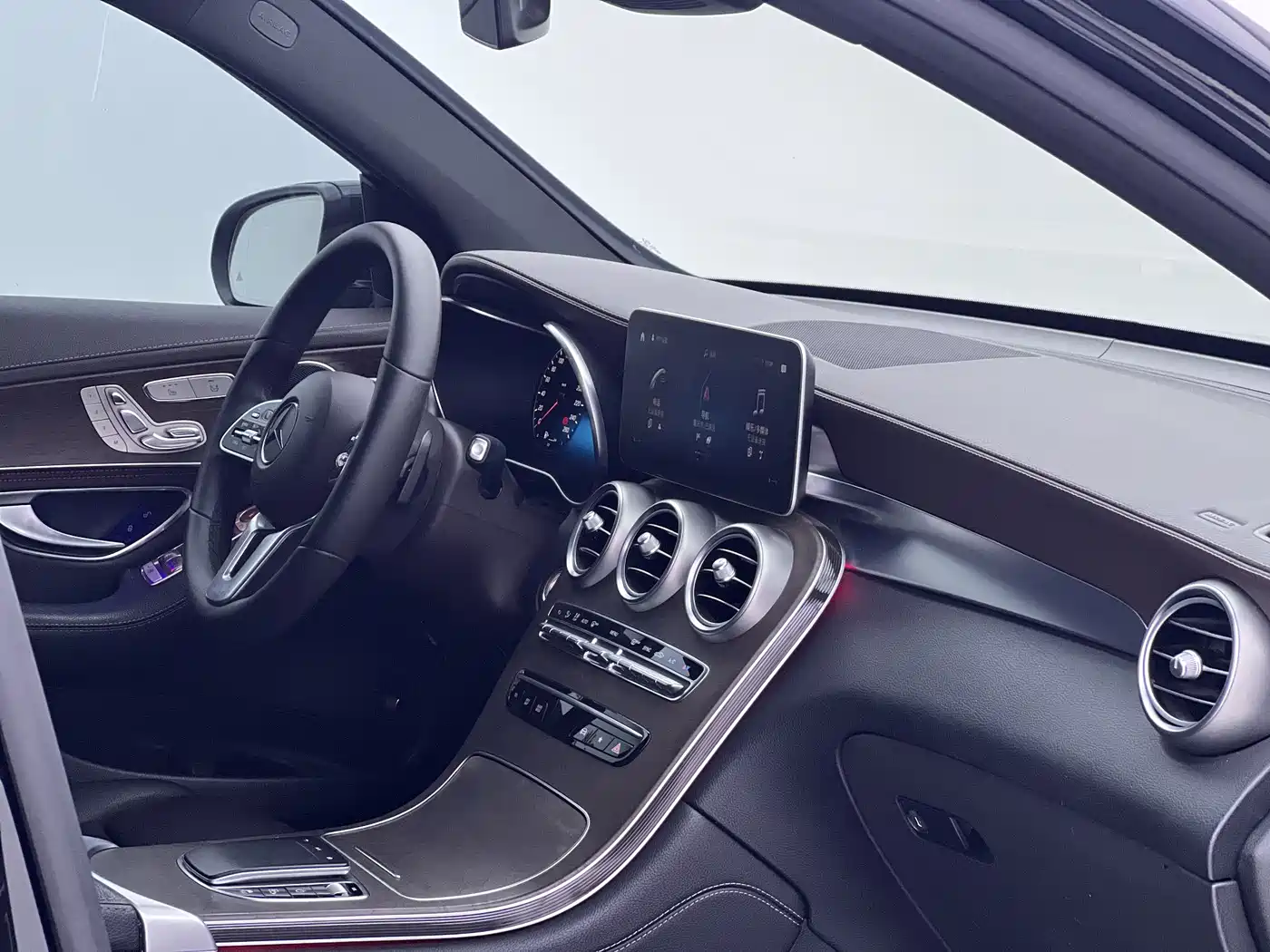 Mercedes-Benz GLC 2020 GLC 300 L 4MATIC Dynamic фото 6