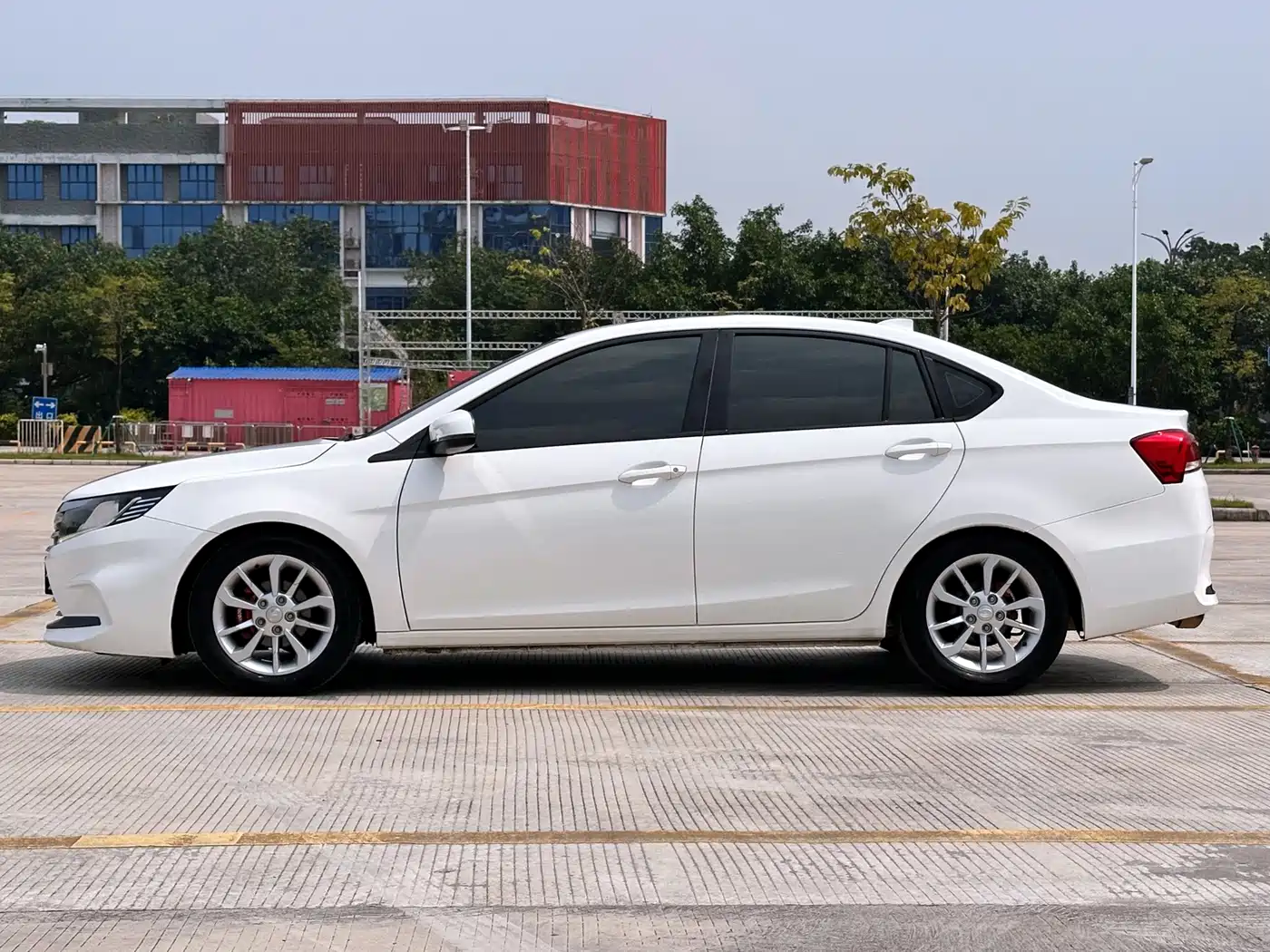 Soueast A5 Wing Dance 2019 2019 1.5L CVT Premium Edition China V