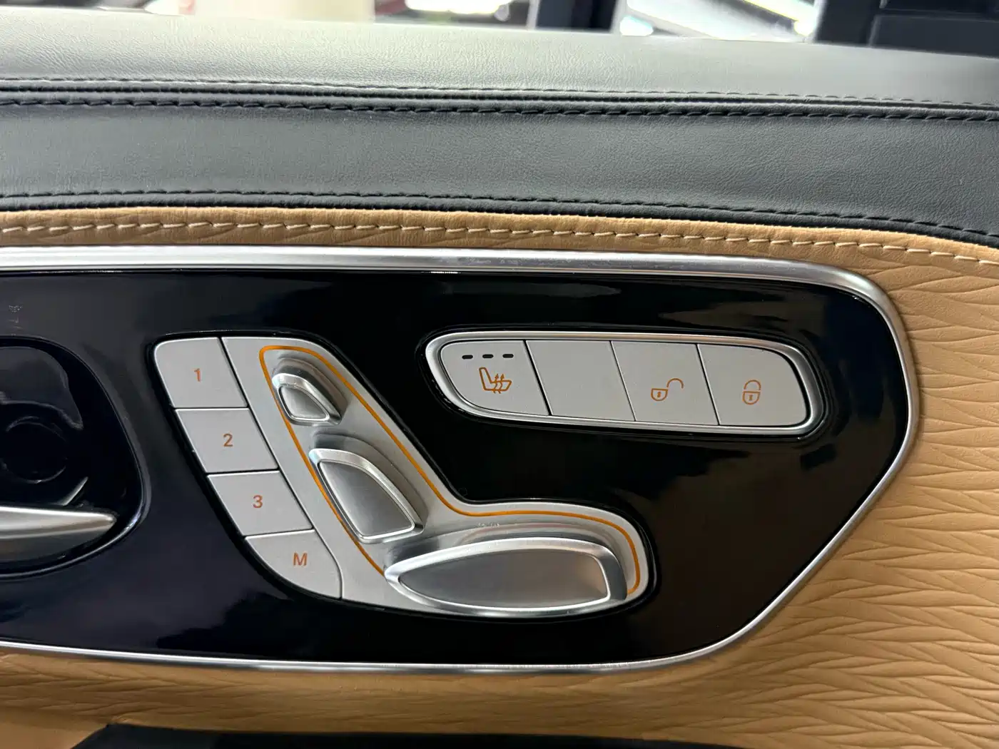 Mercedes-Benz Vito 2023 2.0T Business 7-Seater фото 8